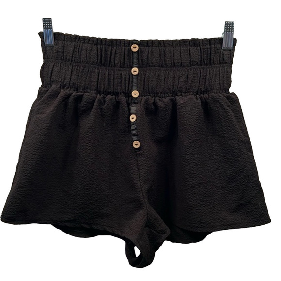 Short Shorts, Size 0X, Elastic Waistband 13”, Black with wood color button - Picture 1 of 6